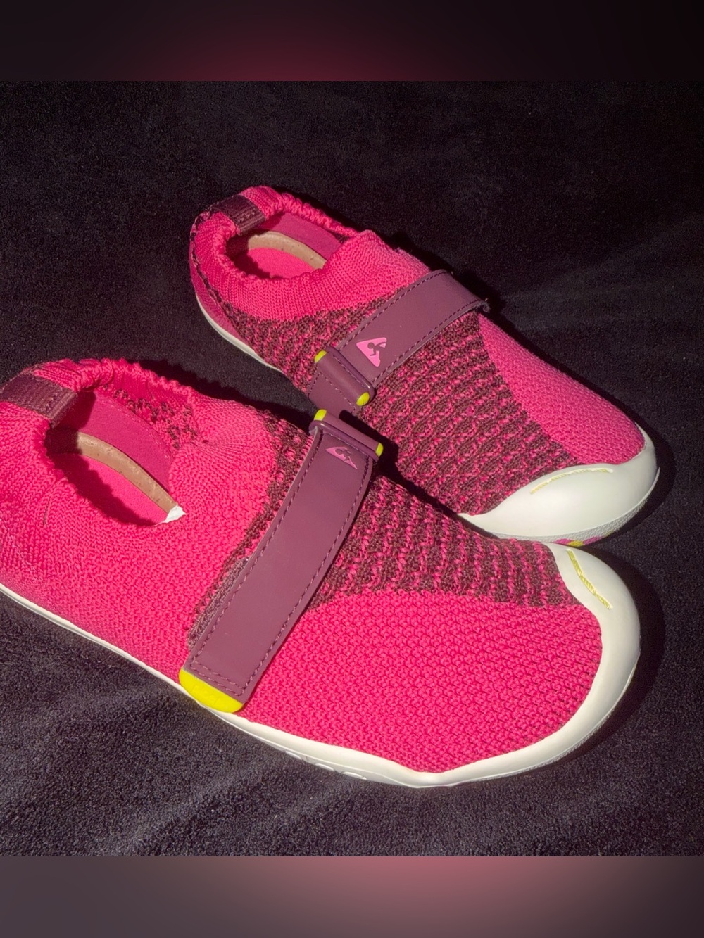 PLAE ELISE Electric Fuchsia Kids Knit Slip-On Sneakers Size 3 Youth